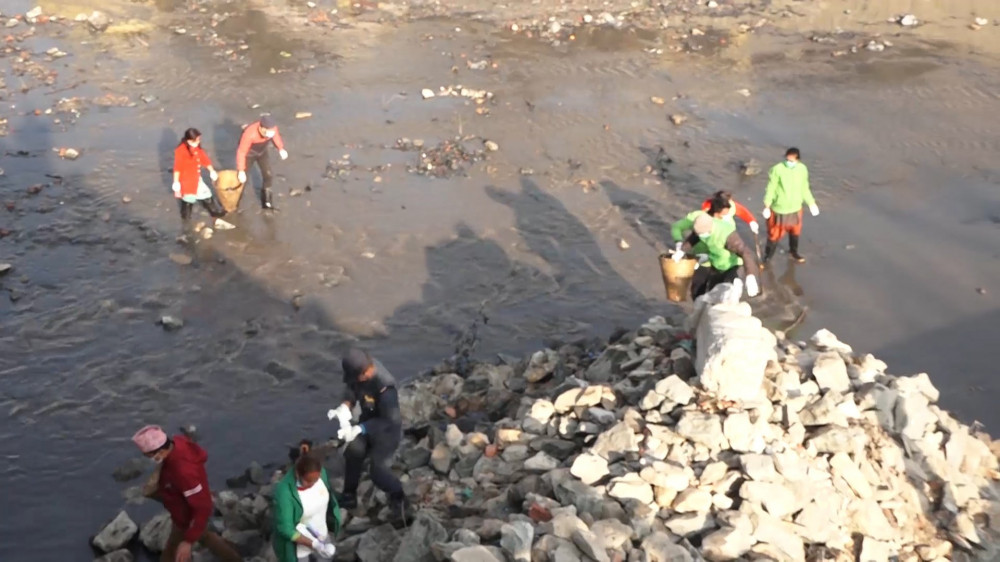 भाइटीकाका दिन पनि वाग्मती सफाइ